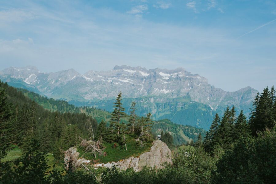 Wandern bei heissen und hitzigen Temperaturen Wandern bei heissen und hitzigen Temperaturen